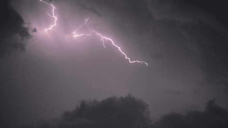 Severe Midwest Storm System Causes Widespread Travel Disruptions and Power Outages Across the United States