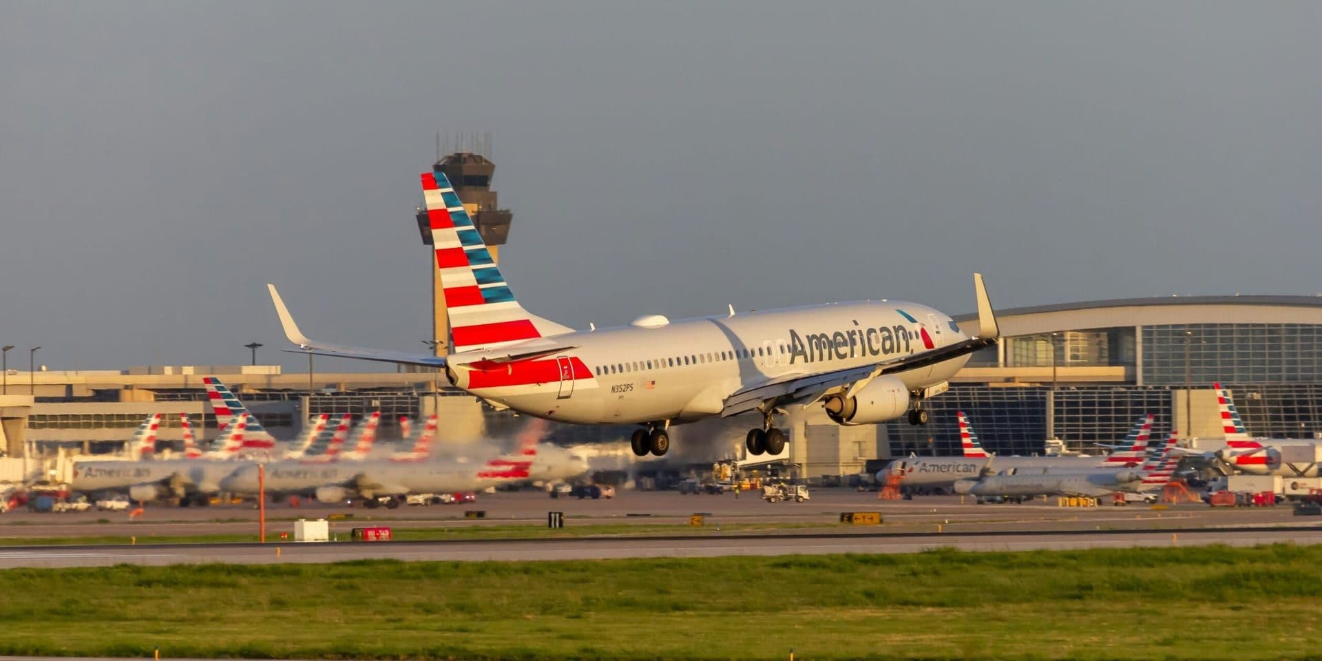 Winter Storm Disrupts Holiday Travel Across U.S. Airports as Thousands of Flights Delayed