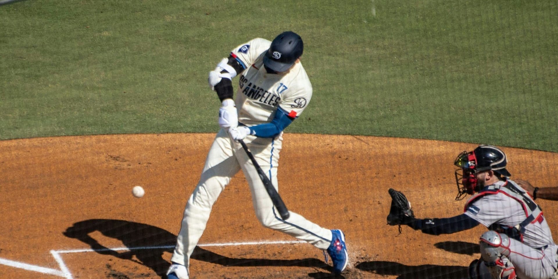 Brewers Dominate Dodgers 9–1 as Yamamoto Falters in Series Opener
