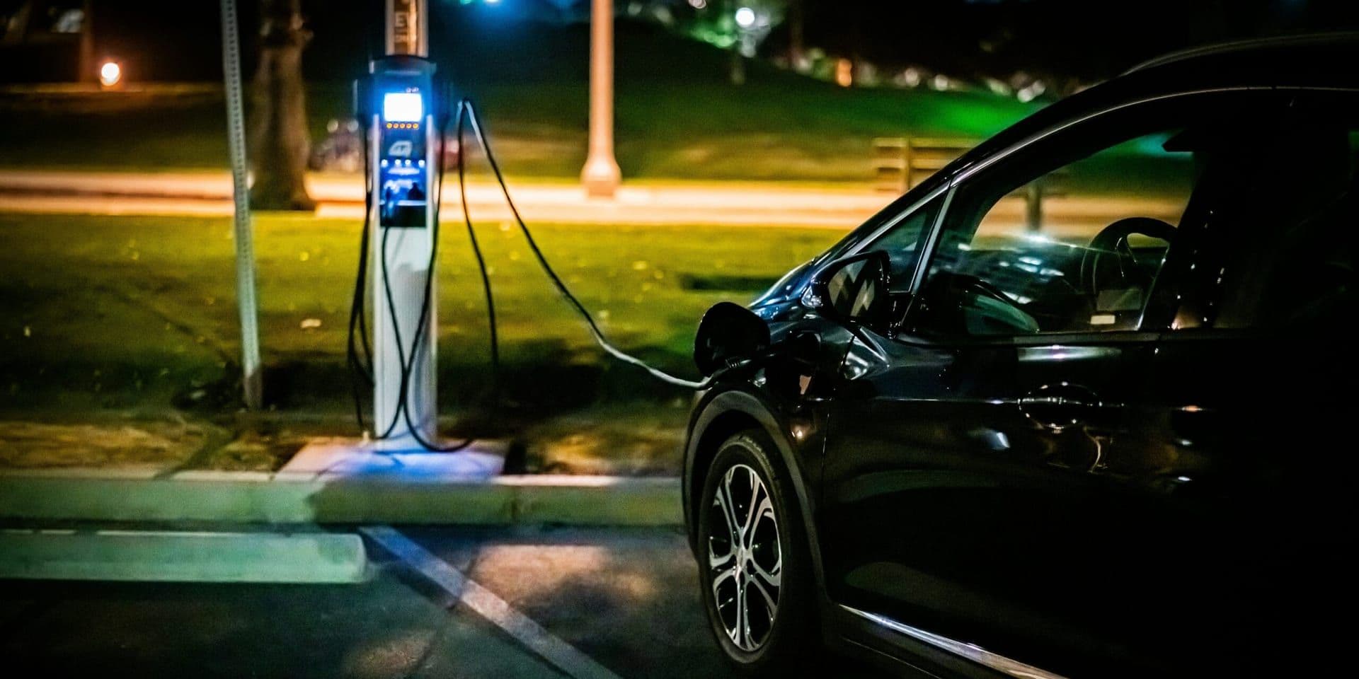 Trump Signs Legislation Blocking Washington’s Electric Vehicle Mandate