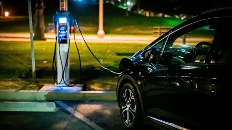 Trump Signs Legislation Blocking Washington’s Electric Vehicle Mandate