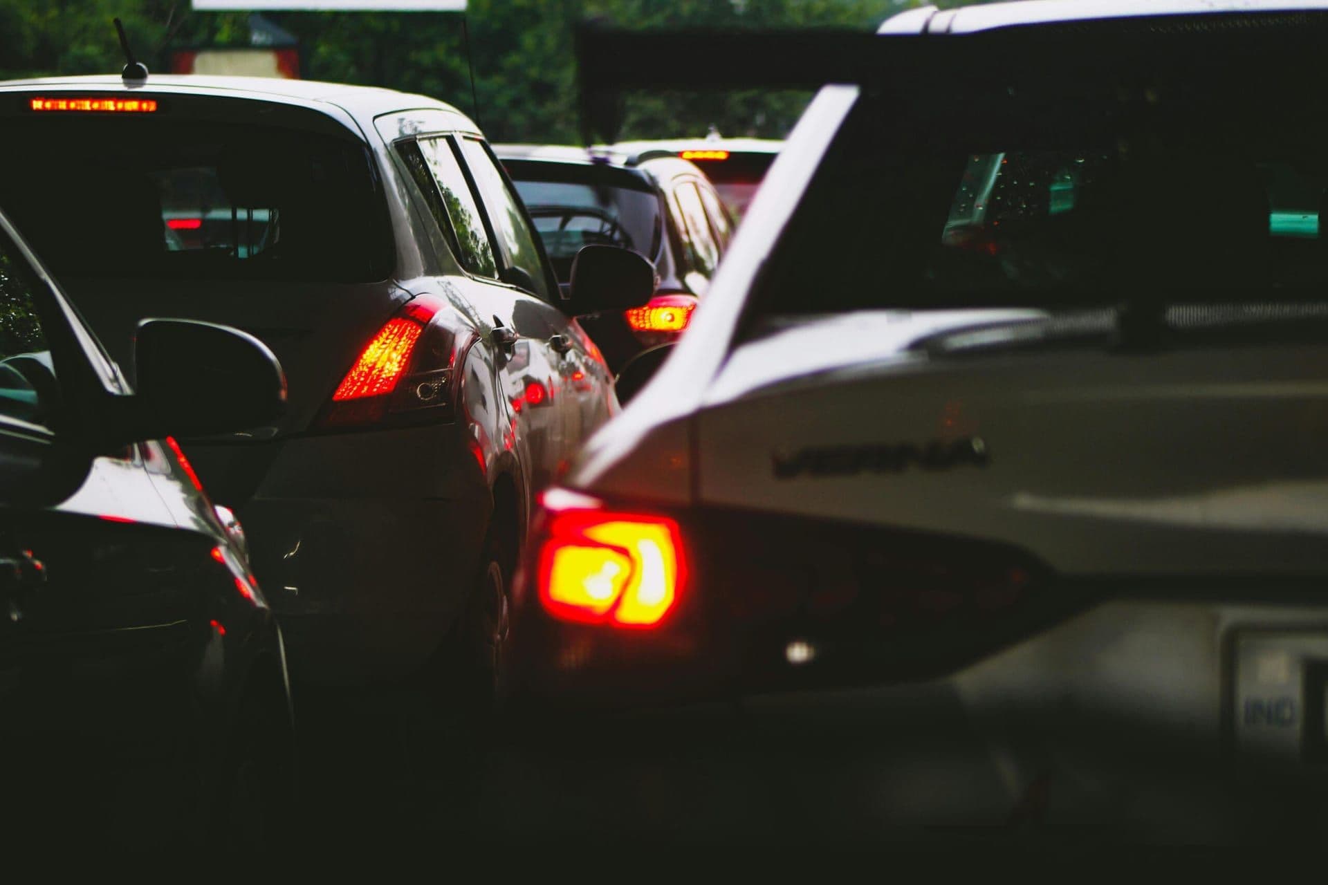 Major Traffic Disruption on I-405 Following Partial Overpass Collapse During Peak Commute