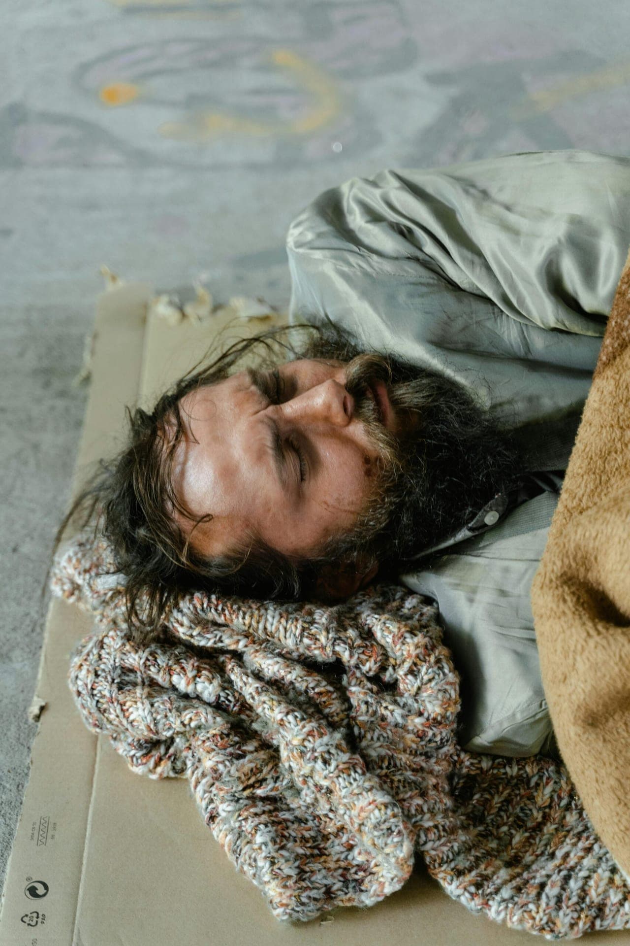 Los Angeles Confronts Escalating Homelessness Crisis Amid Severe Cold Snap