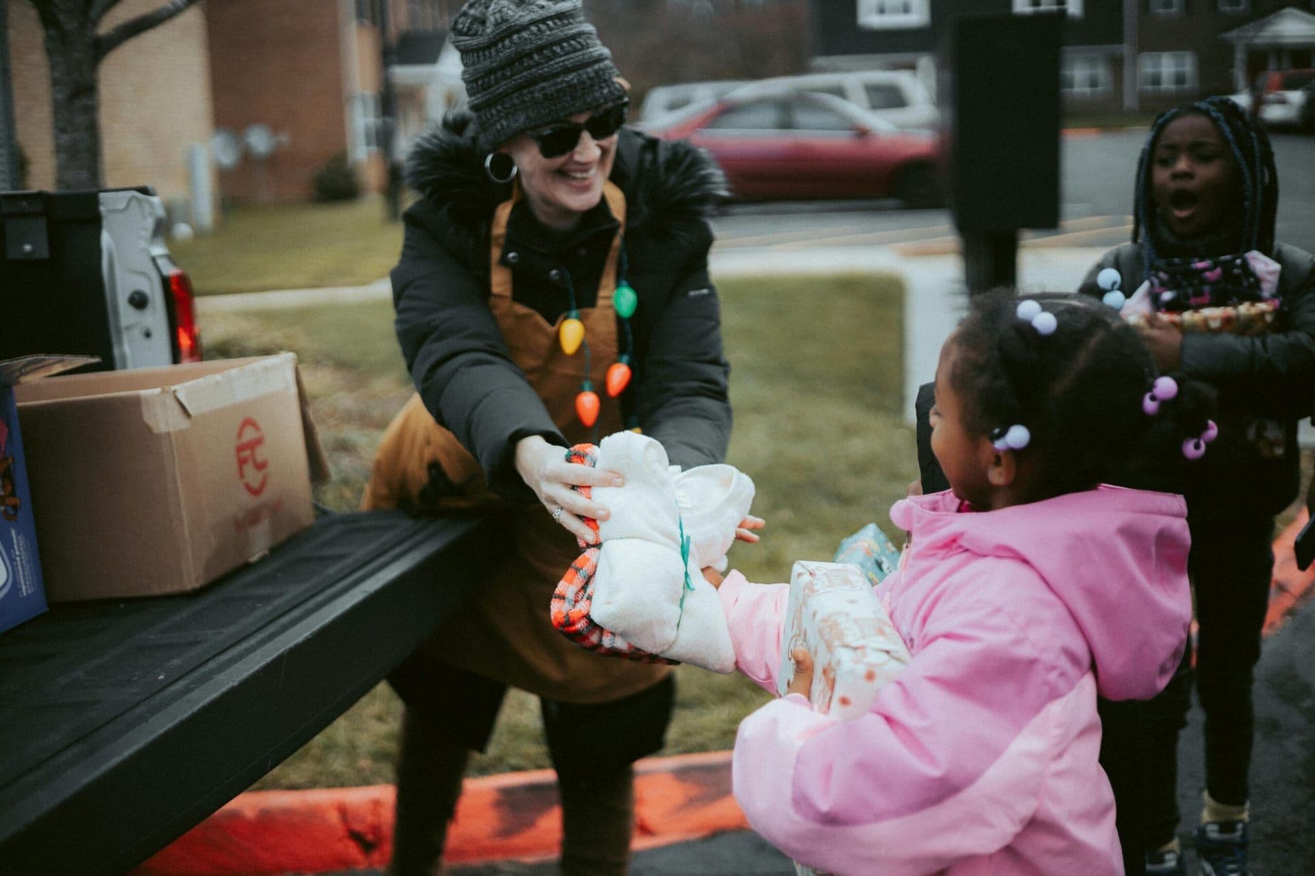 Los Angeles Celebrates a Remarkable Christmas Day with Record Charity Initiatives and Unmatched Holiday Enthusiasm