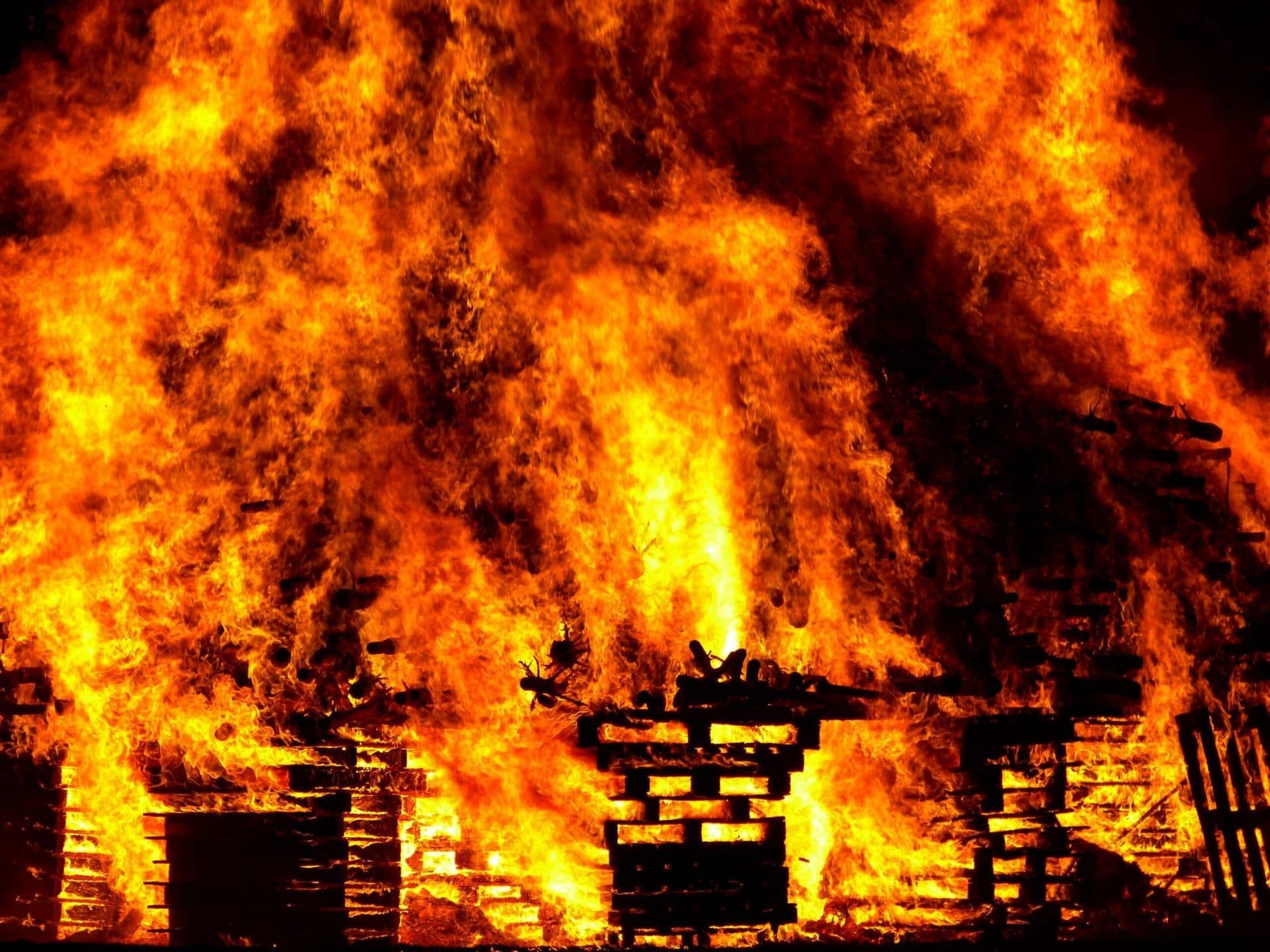 Los Angeles Faces Unprecedented Wildfire Crisis: Thousands Forced to Evacuate