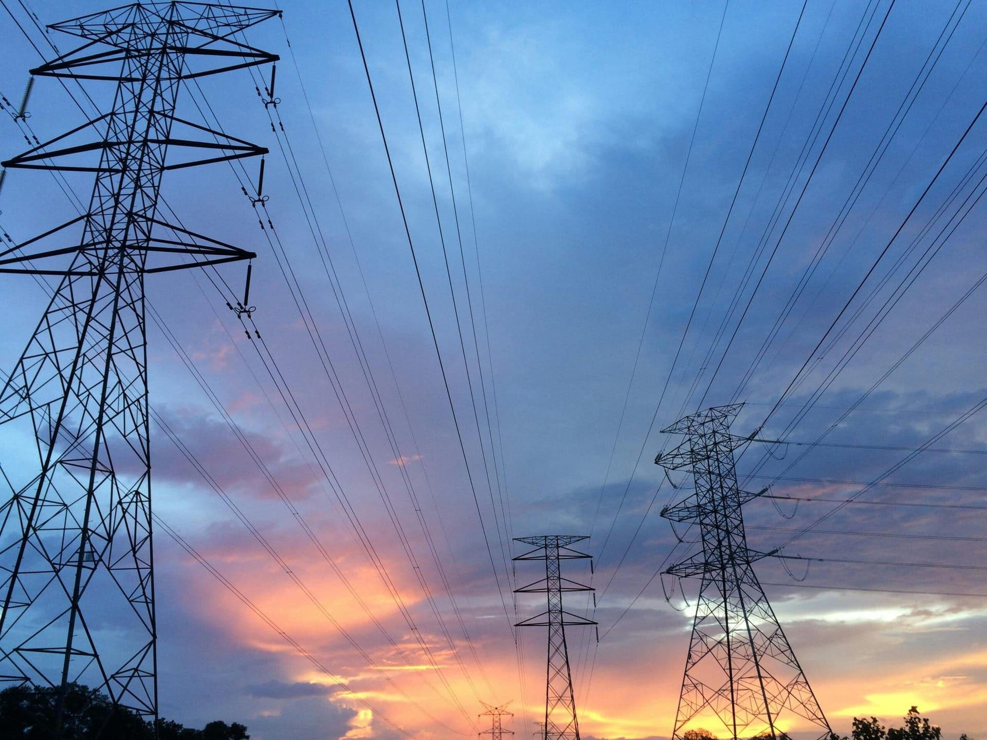 Widespread Blackout Affects Millions in Los Angeles, Leaving Residents in the Dark