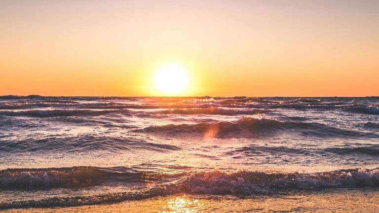 Los Angeles Endures Unprecedented Heatwave, Breaking Temperature Records