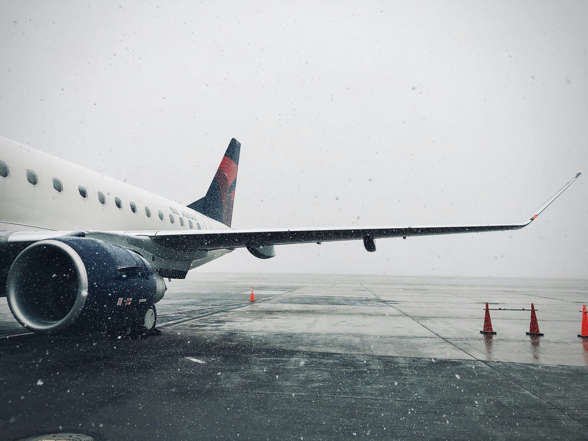 Memorial Day 2025: Severe Weather Grounds Hundreds of Flights Across the U.S.